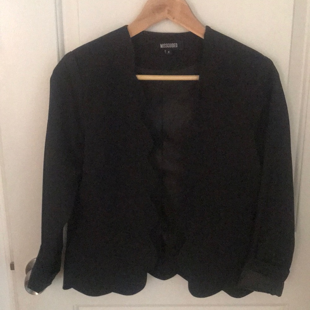 Missguided scalloped 3/4 blazer